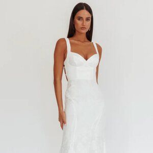 Elegant White Maxi Dress